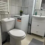 Apartment Affordable 1br In Downtown Bucharest