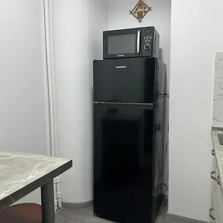 Apartment Affordable 1br In Downtown Bucharest